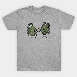 Hand grenade marriage proposal funny couples army T-Shirt